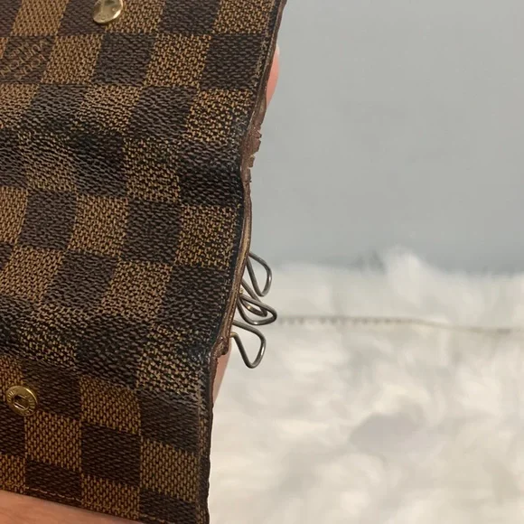 1999 authentic Louis Vuitton 4-ring key holder
